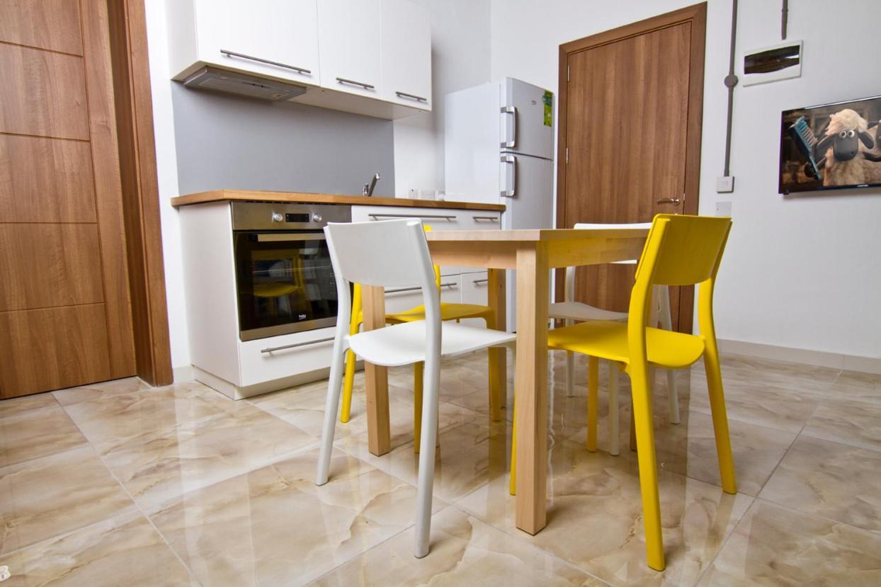 Cresta Beach Studios Saint Julian's Екстер'єр фото