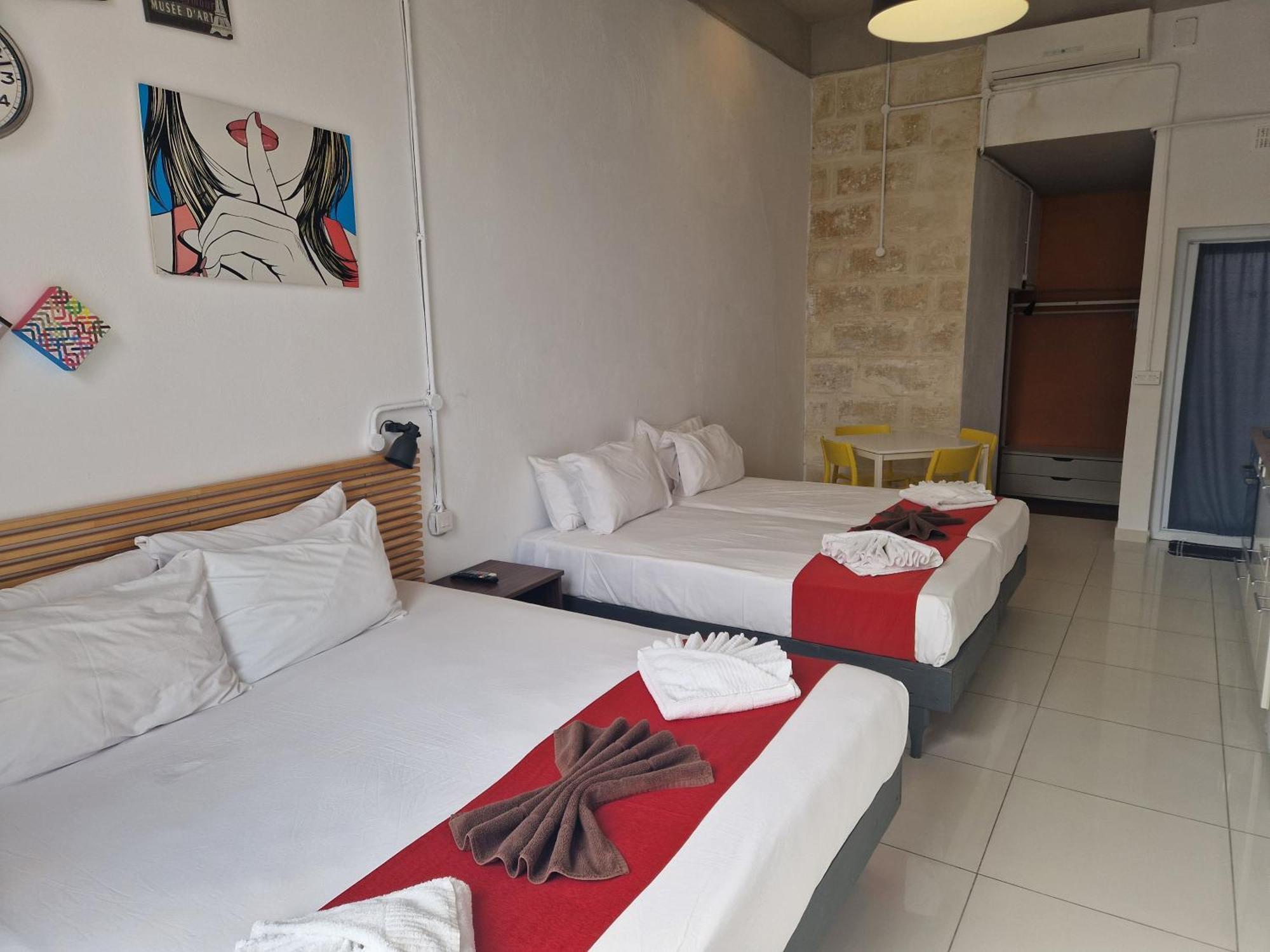Cresta Beach Studios Saint Julian's Екстер'єр фото